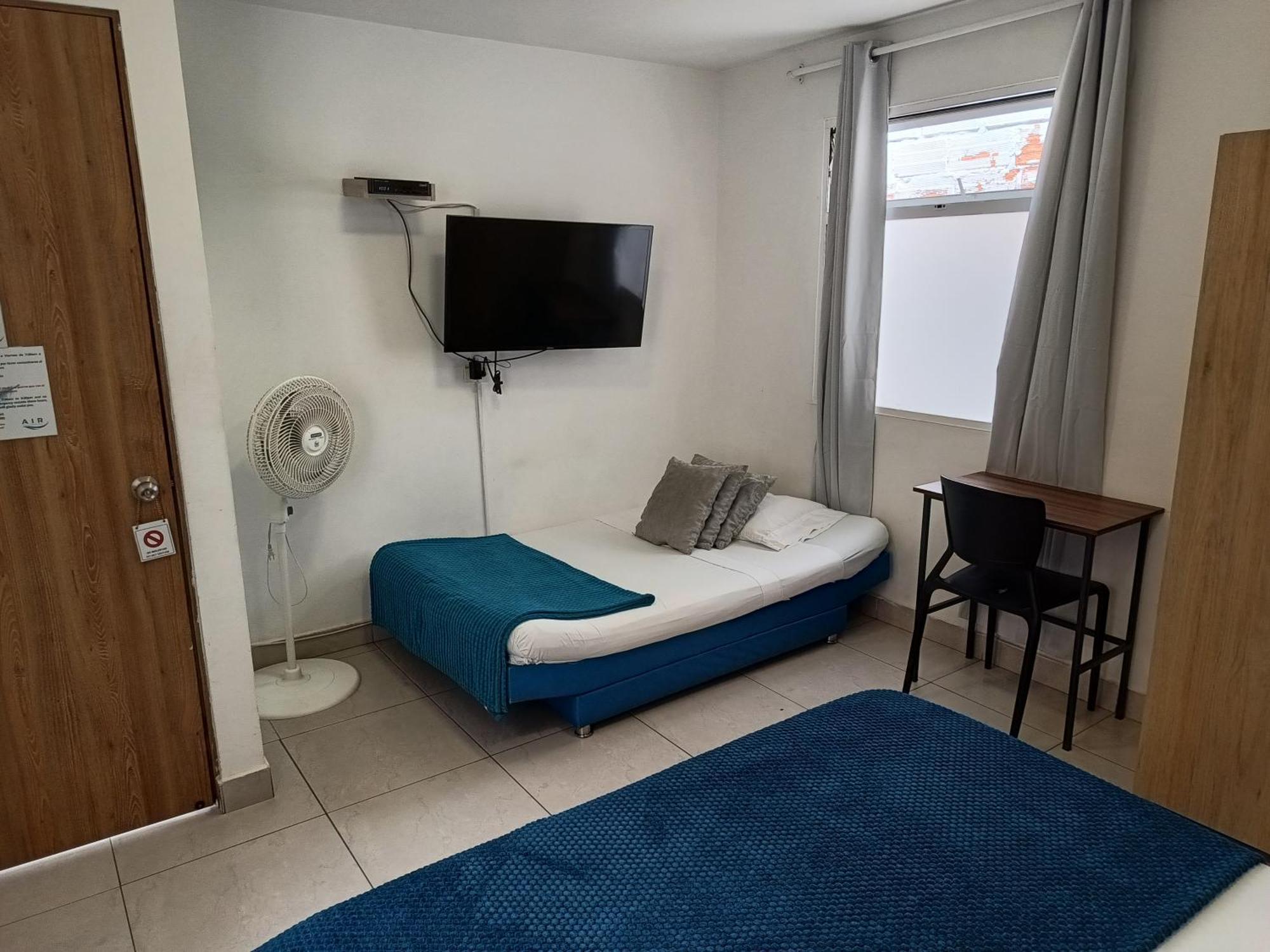 Air Guest House Medellin Exterior photo