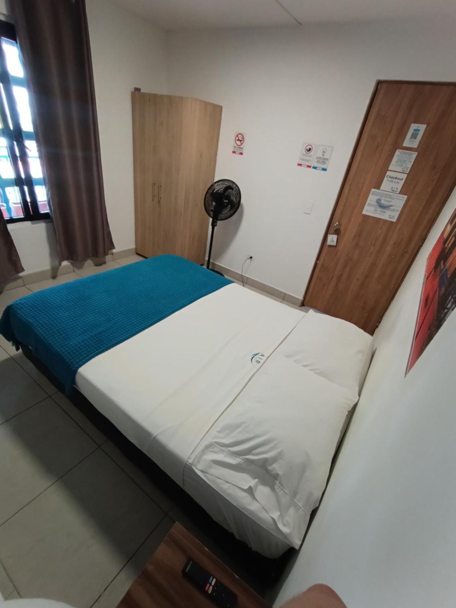 Air Guest House Medellin Exterior photo