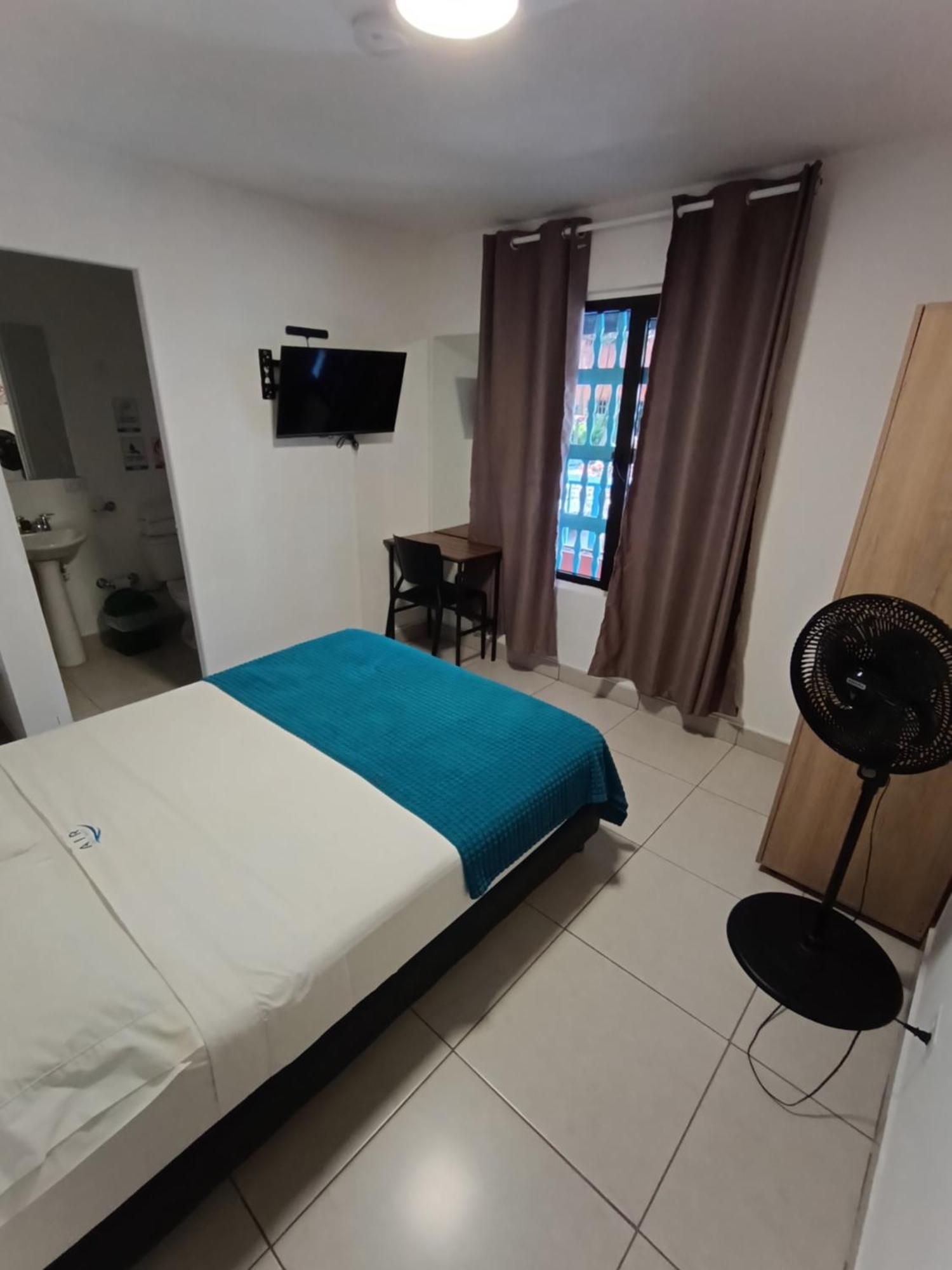 Air Guest House Medellin Exterior photo